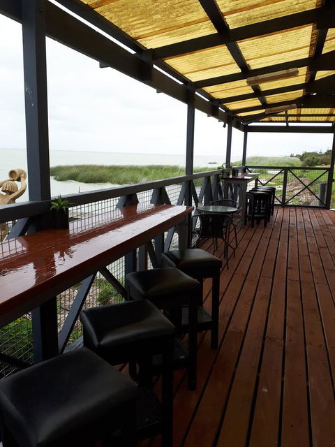 Meningie Waterfront Motel - Accommodation Australia 41