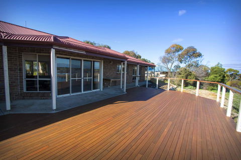 Limestone Ridge - Accommodation Australia 0