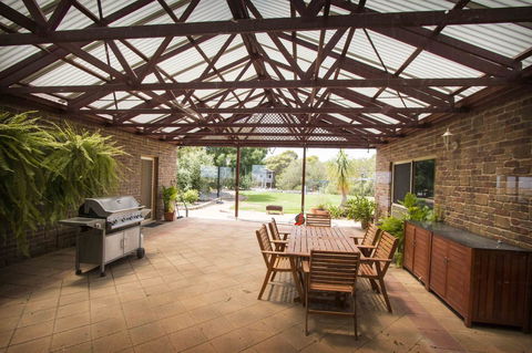 Limestone Ridge - Accommodation Australia 1