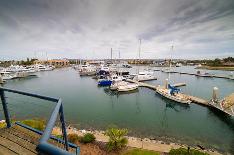 Marina Reflections - Accommodation Australia 9