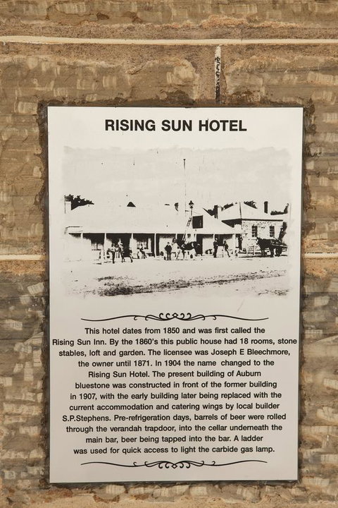 The Rising Sun Hotel - Accommodation Australia 3