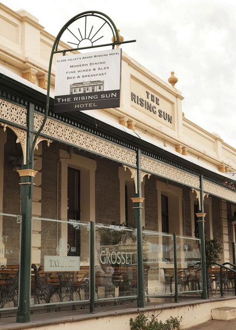 The Rising Sun Hotel - Accommodation Australia 12