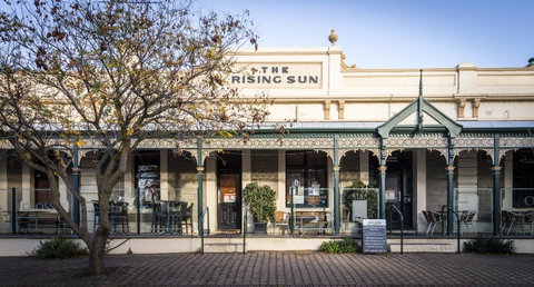 The Rising Sun Hotel - Accommodation Australia 2