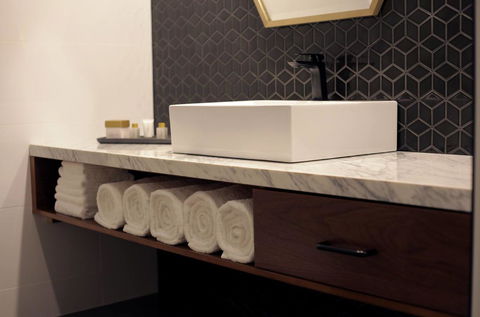 Ellen Hotel - Accommodation Australia 20