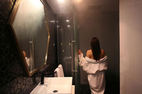 Ellen Hotel - Accommodation Australia 6