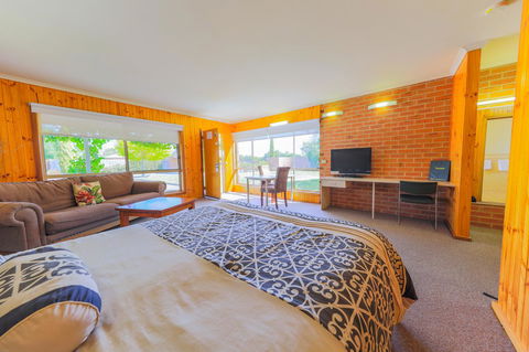 Country Roads Motor Inn Naracoorte - Accommodation Australia 0