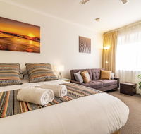Ocean Sunset Glenelg Central Studios - Accommodation Australia