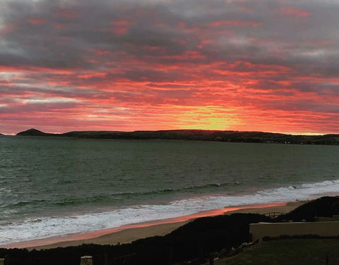 Southern Sands\' Beachfront Apartment - Accommodation Australia 20