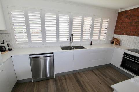 Southern Sands\' Beachfront Apartment - Accommodation Australia 8