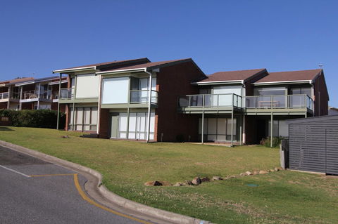Southern Sands\' Beachfront Apartment - Accommodation Australia 1