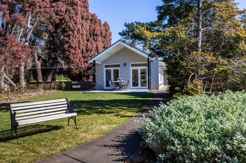 The Folly - Accommodation Australia 7