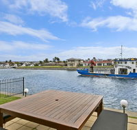 Salt Waterfront Apartment - Accommodation Australia