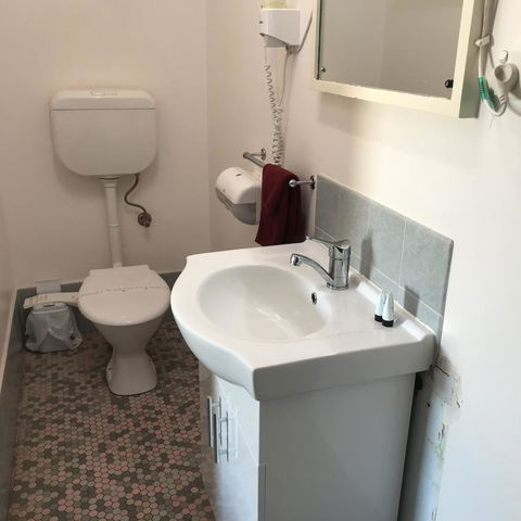 Travelway Motel - Accommodation Australia 11