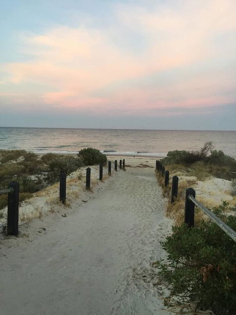 Luxurious 3 Bedroom Beachfront - Panoramic Views - Accommodation Australia 12