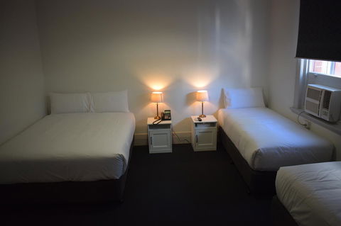 Ambassadors Hotel - Accommodation Australia 15