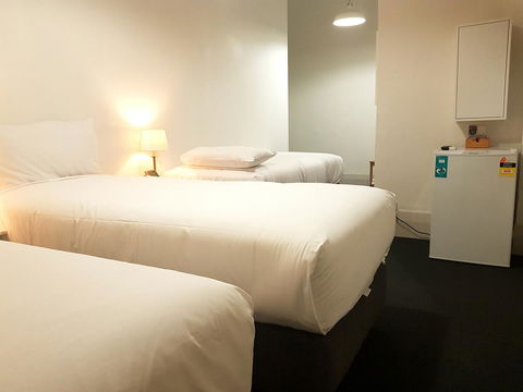 Ambassadors Hotel - Accommodation Australia 5