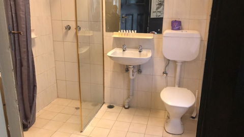 Ambassadors Hotel - Accommodation Australia 40