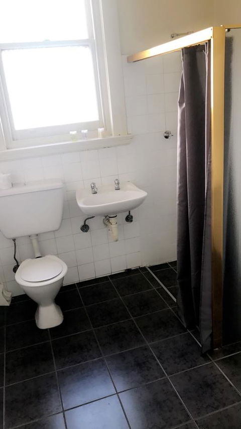 Ambassadors Hotel - Accommodation Australia 25