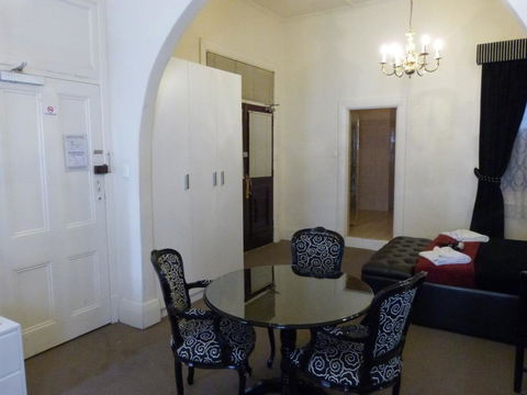 Ambassadors Hotel - Accommodation Australia 44