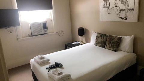 Ambassadors Hotel - Accommodation Australia 33