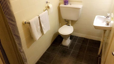 Ambassadors Hotel - Accommodation Australia 41