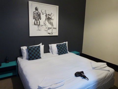 Ambassadors Hotel - Accommodation Australia 31