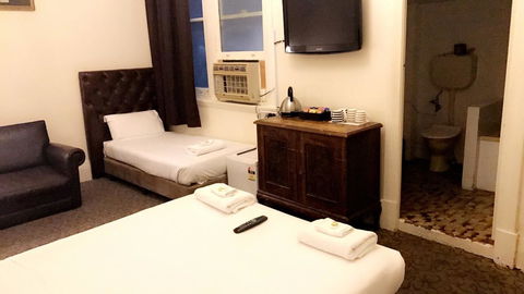 Ambassadors Hotel - Accommodation Australia 24