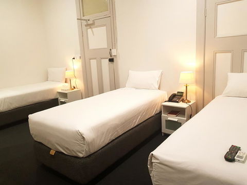 Ambassadors Hotel - Accommodation Australia 7