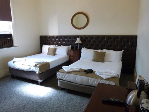 Ambassadors Hotel - Accommodation Australia 13