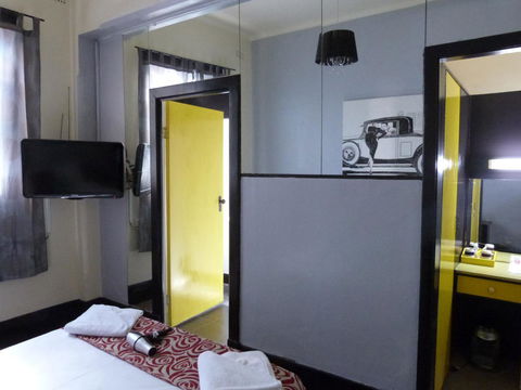 Ambassadors Hotel - Accommodation Australia 12