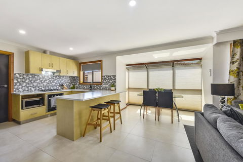 City Four Apartment - Accommodation Australia 0
