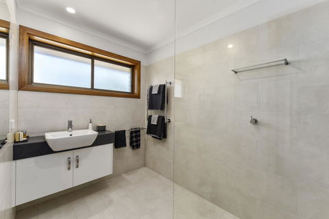 City Four Apartment - Accommodation Australia 4