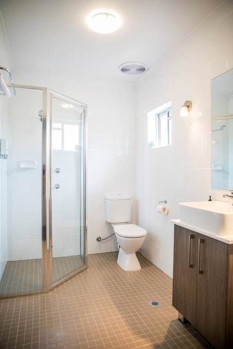 Lilac City Motor Inn & Steakhouse - Local Tourism 6