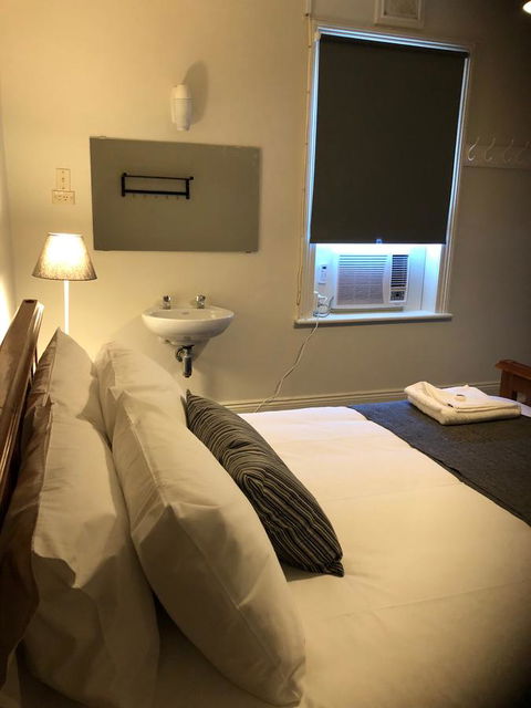 Cornwall Hotel - Accommodation Australia 5