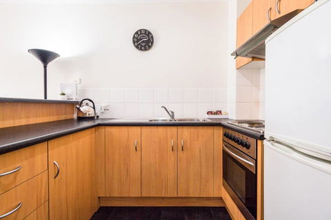 Executive 3 Bedroom Apartment + Internet + Parking - Accommodation Australia 29