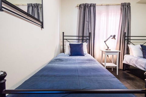 Executive 3 Bedroom Apartment + Internet + Parking - Accommodation Australia 22