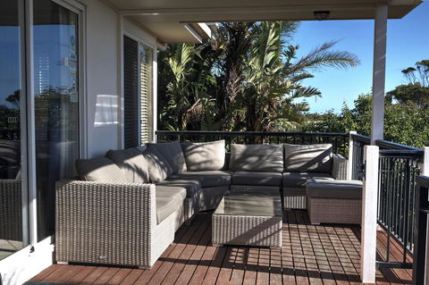 The Whitehouse - Accommodation Australia 1