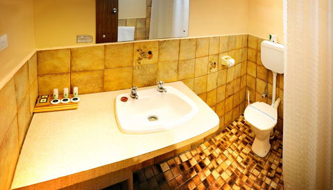 Highway One Motel - Local Tourism 34