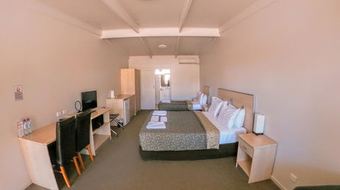 Highway One Motel - Local Tourism 3