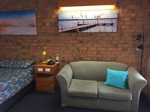 Kadina Gateway Motor Inn - Local Tourism 9