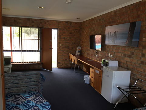 Kadina Gateway Motor Inn - Local Tourism 6