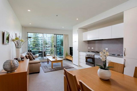 Glenelg Holiday Apartments-Pier - Australia Shopping 1