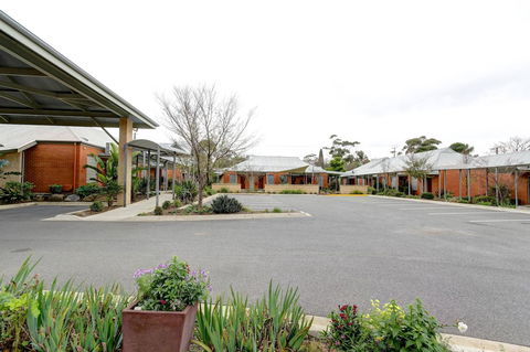 Strath Motel - Australia Shopping 21