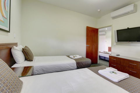 Strath Motel - Australia Shopping 14