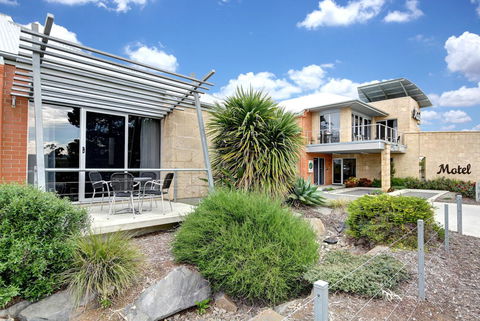Strath Motel - Australia Shopping 23
