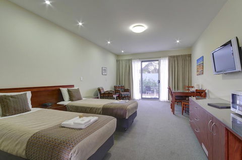 Strath Motel - Australia Shopping 2