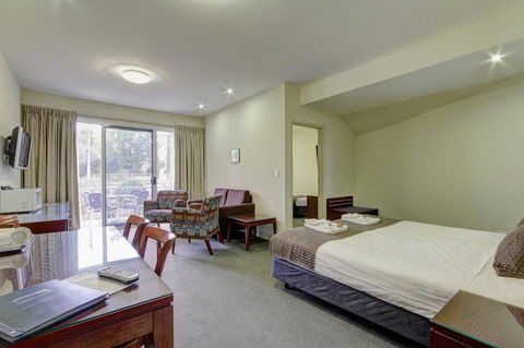 Strath Motel - Australia Shopping 18