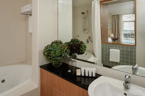 Rydges Newcastle - Accommodation Australia 15