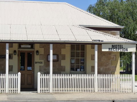 Coonawarra Motor Lodge - Accommodation Australia 5