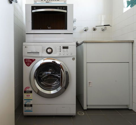 Aurora Holiday Apartment @West Beach - Accommodation Australia 25